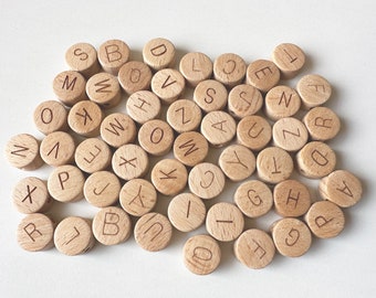 Perline di biscotti con alfabeto in legno dalla A alla Z. Perline di legno sfuse all'ingrosso. Gioielli fai da te. Perline di legno di faggio. Perline. Perline di legno di lettere. Perline di legno di alfabeto.