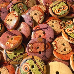 50-100 pcs Owl Pattern Mix Buttons, Bulk Wooden Buttons. 0.75 sizes. Vintage Buttons, Sewing Notions.Sewing Buttons.
