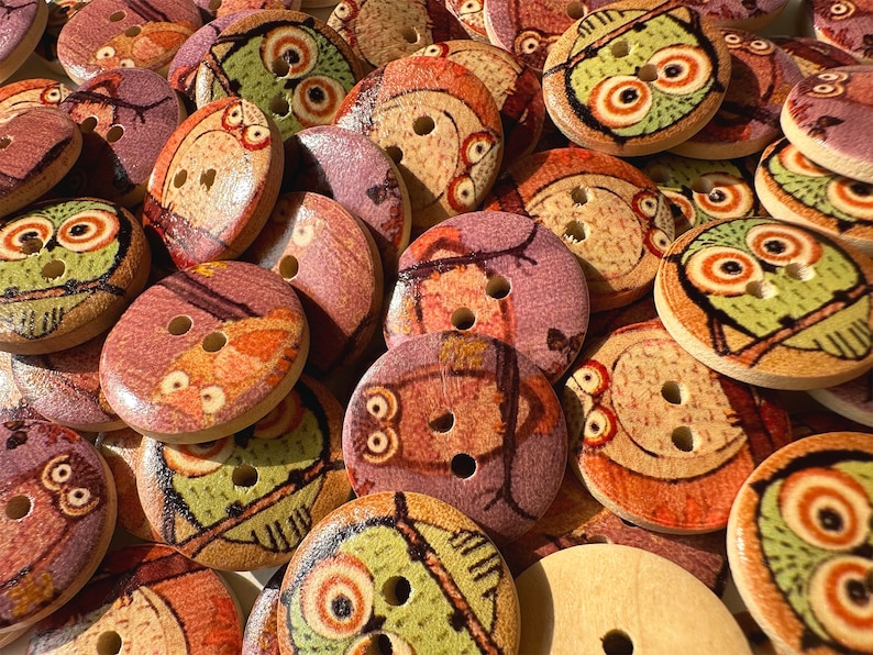 50-100 pcs Owl Pattern Mix Buttons, Bulk Wooden Buttons. 0.75 sizes. Vintage Buttons, Sewing Notions.Sewing Buttons. image 1