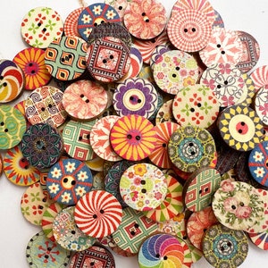 50-100 pcs Mélange de vente entière de boutons colorés, boutons en bois en vrac. Tailles de 0,75 et 1 pouce. Boutons vintage, Couture, Notions, Boutons Classiques image 1