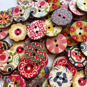 50-100 pcs Whole Sale Mix Vintage Buttons, Bulk Wooden Buttons. 0.75, 1 inch sizes. Painted Buttons.Sewing Supplies. image 3