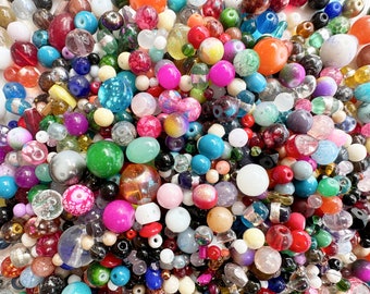500-1000 perles de cristal assorties. Perles de cristal de verre Jesse James 3 mm-12 mm, mélange choisi au hasard par lot. Taille du mélange.