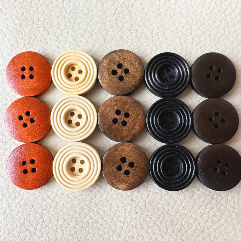 50 piezas de botones de madera de flores circulares de venta completa, botones de madera a granel. Múltiples tamaños y colores. Botones clásicos. Botones vintage, costura. imagen 4