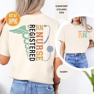 Maglietta per infermiere con nome personalizzato Comfort Colors, regalo di laurea per infermiere, abbigliamento per studenti infermieristici, regalo personalizzato per operatori sanitari, infermiere autunnale