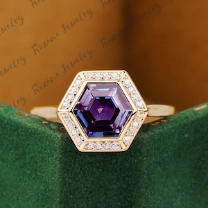 Vintage Hexagon Cut Alexandrite Gold Engagement Ring Unique Halo Moissanite Art Deco Anniversary Bridal Ring Change Colour Gemstone Ring
