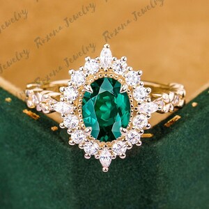 Oval Green Emerald Engagement Solid 14K Yellow Gold Moissanite Halo Starburst Ring Antique Bridal Wedding Ring Anniversary Rings for Women
