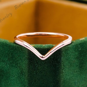 Minimalist Curved Wedding Band Vintage Simple Solid Rose Gold Wedding Band Women Unique Chevron Bridal Promise Ring Anniversary Gift for Her