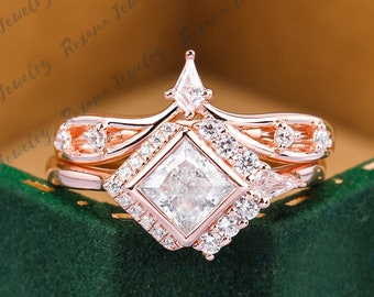 Princess Cut 0.6ct Moissanite Cluster Engagement Ring Set Unique Art Deco Gold Bridal Wedding Ring Set Band Anniversary Rings for Women