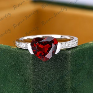 Natural Garnet Heart Ring, 14K Gold Ring For Women, Gold Gemstone Ring, January Birthstone Ring, Anniversary Gift For Her, Gemstone Jewelry