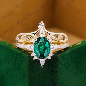Oval Cut Green Emerald Yellow Gold Engagement Ring Set Unique Green Gemstone Bridal Sets Wedding Band Curved Stacking Band Anniversary Gifts