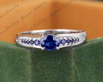 Anillo de compromiso de zafiro azul natural de forma ovalada, anillo nupcial de oro sólido, regalos de aniversario para su anillo minimalista, anillo de racimo de zafiro