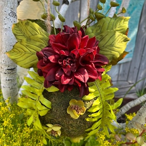 Moss Ball Floral Arrangement!