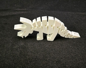 Triceratops flexible simple impreso en 3D (colores estándar)