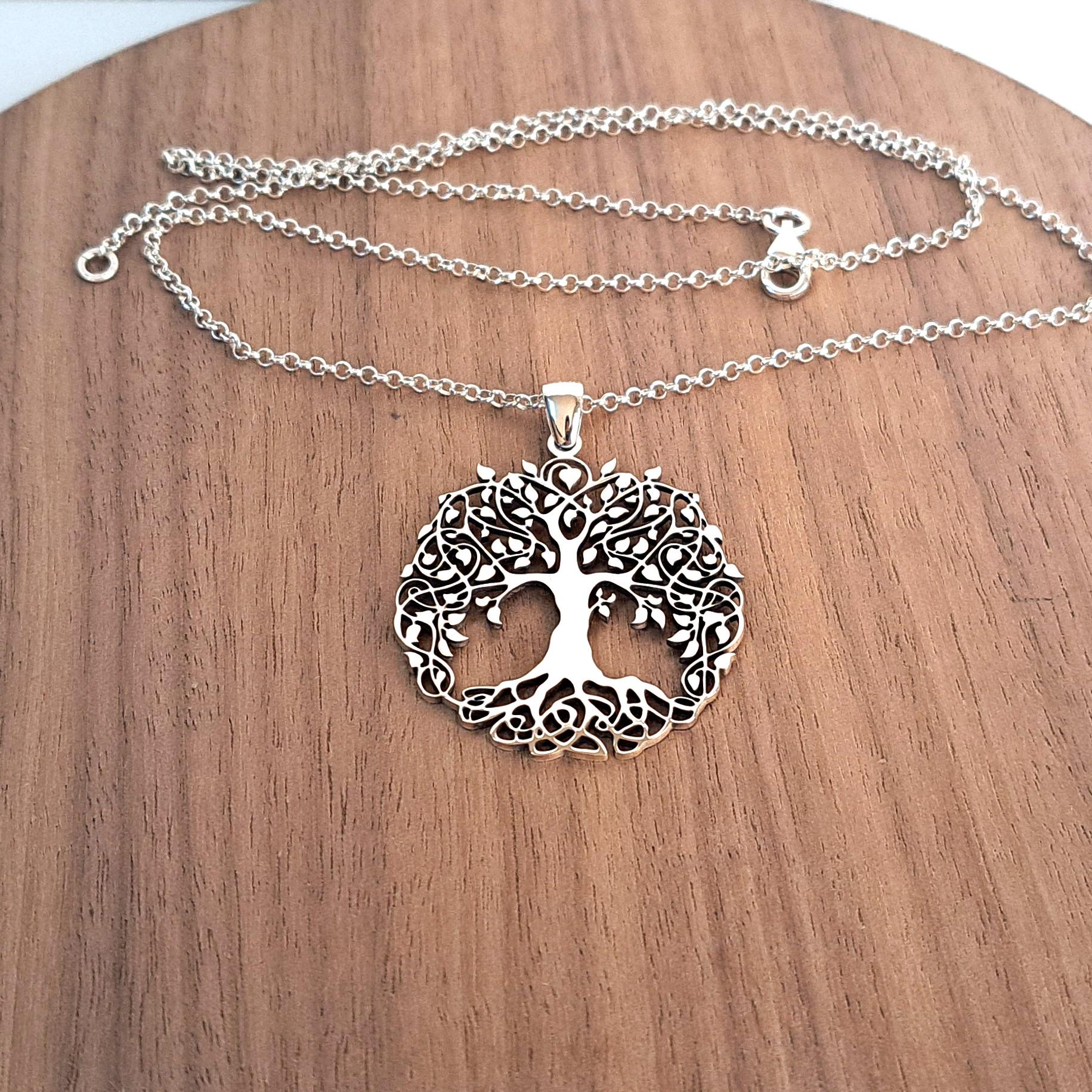 LOVANS Collana da donna con ciondolo a forma di nodo celtico