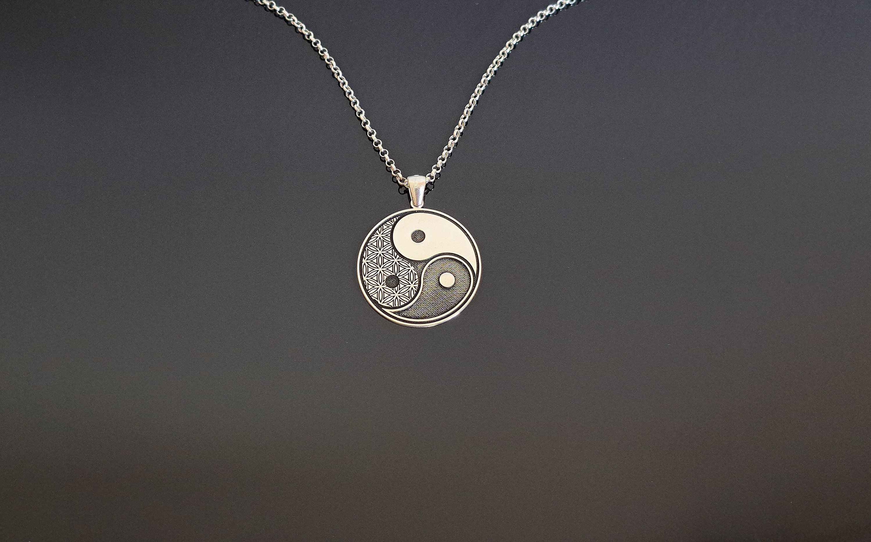 ネックレス・ペンダント [Yinandyang in Harmony] Circle chain Yin Yang Necklace Chinese Black And White Spiritual Balance