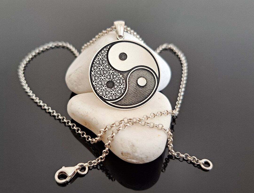 ネックレス・ペンダント [Yinandyang in Harmony] Circle chain Sterling Silver Yin Yang Pendant Necklace by Paxton Jewelry