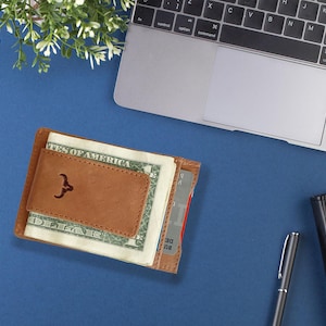 Billetera minimalista con clip para dinero y bolsillo frontal delgado para hombres con capacidad para hasta 3 tarjetas de crédito, identificación y clip magnético para dinero. Regalo para él en cualquier ocasión.