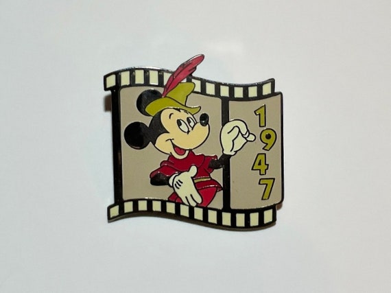 Disney Trading Pin: Mickey Mouse Fun and Fancy Free - Etsy