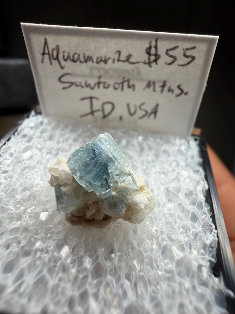 Baryl Matrix R6 Idaho Beryl Var. Aquamarine on Matrix, Sawtooth Mountains, ID, United ...