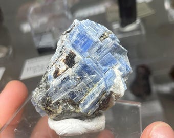 Cianita azul de Massachusetts com pirita, Blanford, Massachusetts, Estados Unidos