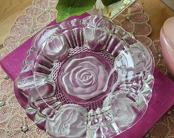 Vintage askfat med rosblomsdesign, prydnadsfat - Askfat i glas med ros - Askfat i glas med ros från 1980-talet - Tung askfat i glas - Vintagedekor