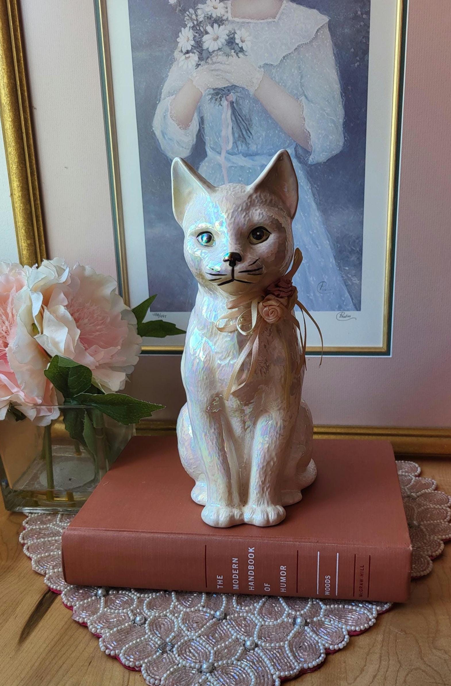 Vintage 80's Cat Statue Kitten Iridescent White Porcelain Kitty