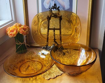 Vereco France Daisy Retro Vintage 70s Coffee Floral Pattern Amber