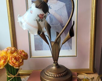 Vintage Swan Neck Table Lamp – Tulip Glass Milk Shade, Metal Flower Detail – Romantic Retro Gift – Bedside or Living Room Light