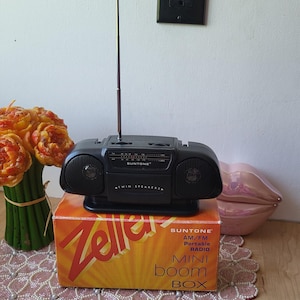 Vintage Suntone AM/FM Mini Boom Box przenośne radio z dwoma głośnikami działającymi