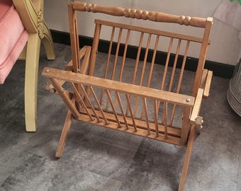 Revistero o soporte para discos de madera plegable vintage