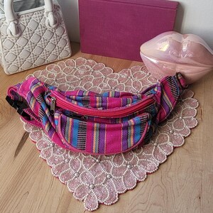 Vintage Festival Hüfttasche Boho Hippie Gürteltasche Hip Bum Laufgürtel Bauchtasche Reise Gebrauch Gürtel Made in India Rosa und Bunt