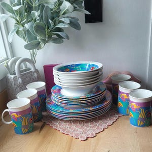 Vintage Vibrant Melamine Large Set for 6 Persons Fishes in the Sea Made in Thailand