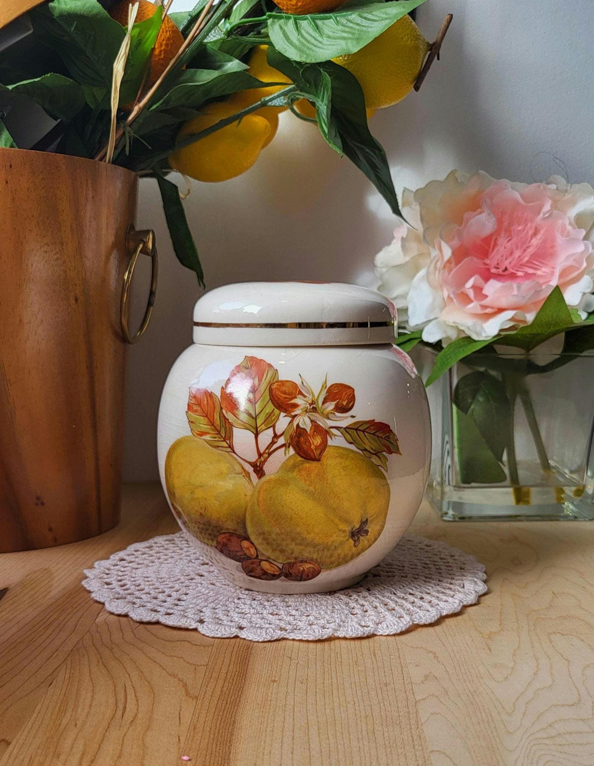 ヴィンテージのサドラー陶器、イギリス製、フルーツモチーフの蓋付き