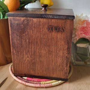 Vintage Wooden Cookie Jar, BARIBOCRAFT Cookie Storage, Kitchen Storage