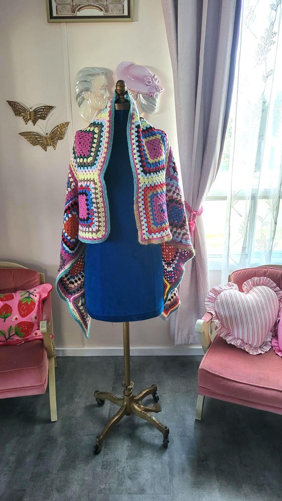 Vintage Granny Square Shawl Blanket, Wool Crochet Shawl, Afghan Shawl, Knit Shawl. Throw Blanket