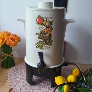 Vintage Regal Poly Perk Coffee Maker, Electric Percolator, Vegetable, Herb Harvest, 10-20 Cups