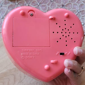 Rare petite sirène vintage boîte à bijoux coeur en plastique biffé avec musique Thinkway Toys image 8