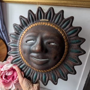 Sun face pottery wall hanging | Naturel wall hanging | wall decor | Brown Gold & Green pottery color | Earthenware | Clay wall sun face art