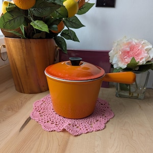 Vintage LE CREUSET Orange Lidded Fondue Pot, Colorful Enamel Fondue Pot, Heavy Enameled Iron Pot, Le Creuset Caquelon Orange