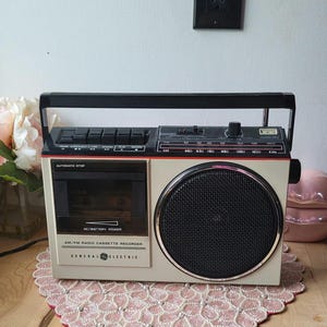 1980er Jahre General Electric GE Modell 3-5244B Radio-Kassetten-Tonbandgerät