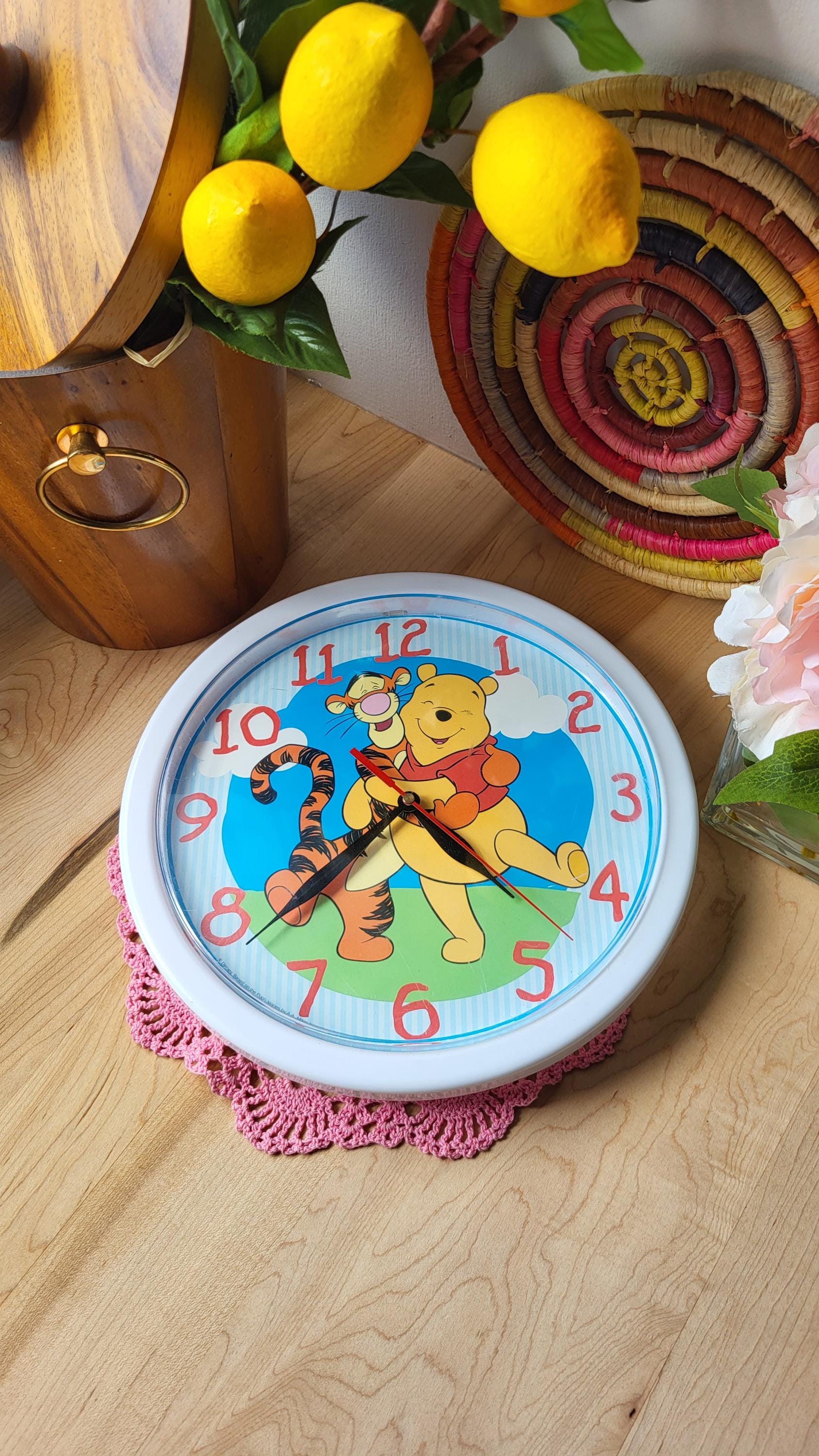Vintage Disney Winnie the Pooh and Tigger Wall Clock 10