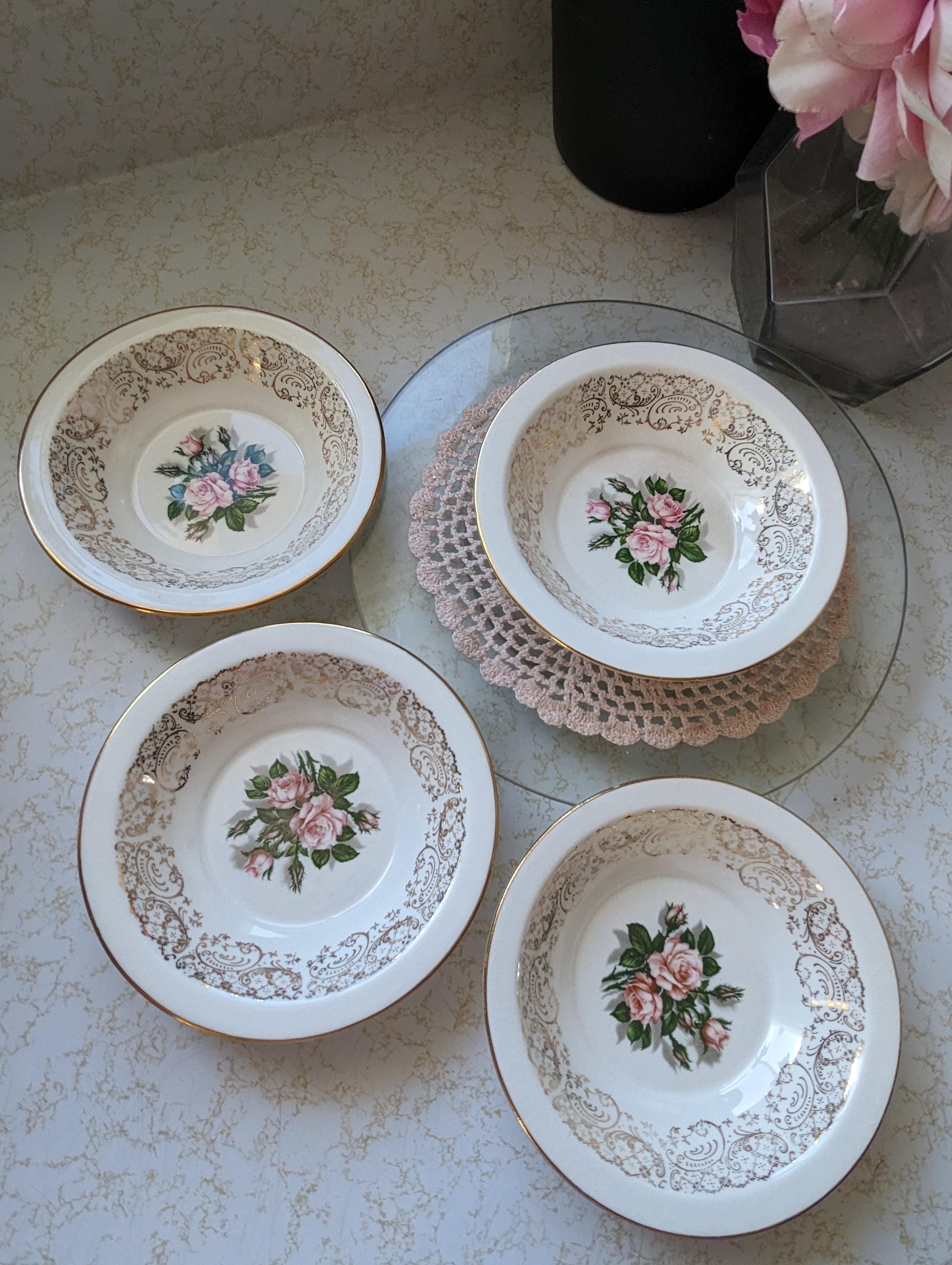 Vintage set van 4 kleine Tudor Rose kommen 6