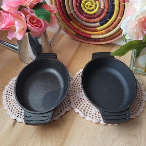 Pair of Small Vintage Oval Cast Iron Casserole, Double Oval Handle Pre-Seasoned Cast Iron Gratin, Cast Iron Camping Cookware, Rustic Kitchen