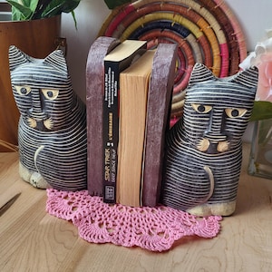 Laurel Burch Wooden Cat Bookends, Set of 2, Black and White Striped, 7 1/2&quot; Tall, Use as Display or for Books or Mail, So Cute! Vtg 70&#39;s