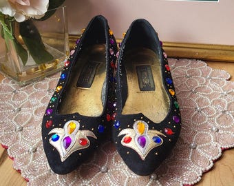 Vintage J.Renée black Pumps with colored Stones 80's/90's Size 7.