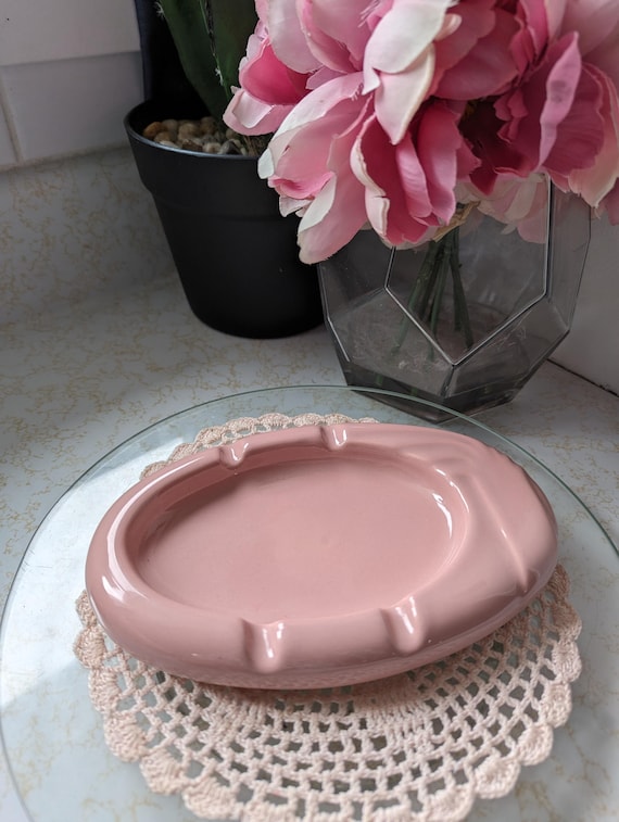 Cendrier rose vintage Art déco fait à la main des années 80 fabriqué au Canada