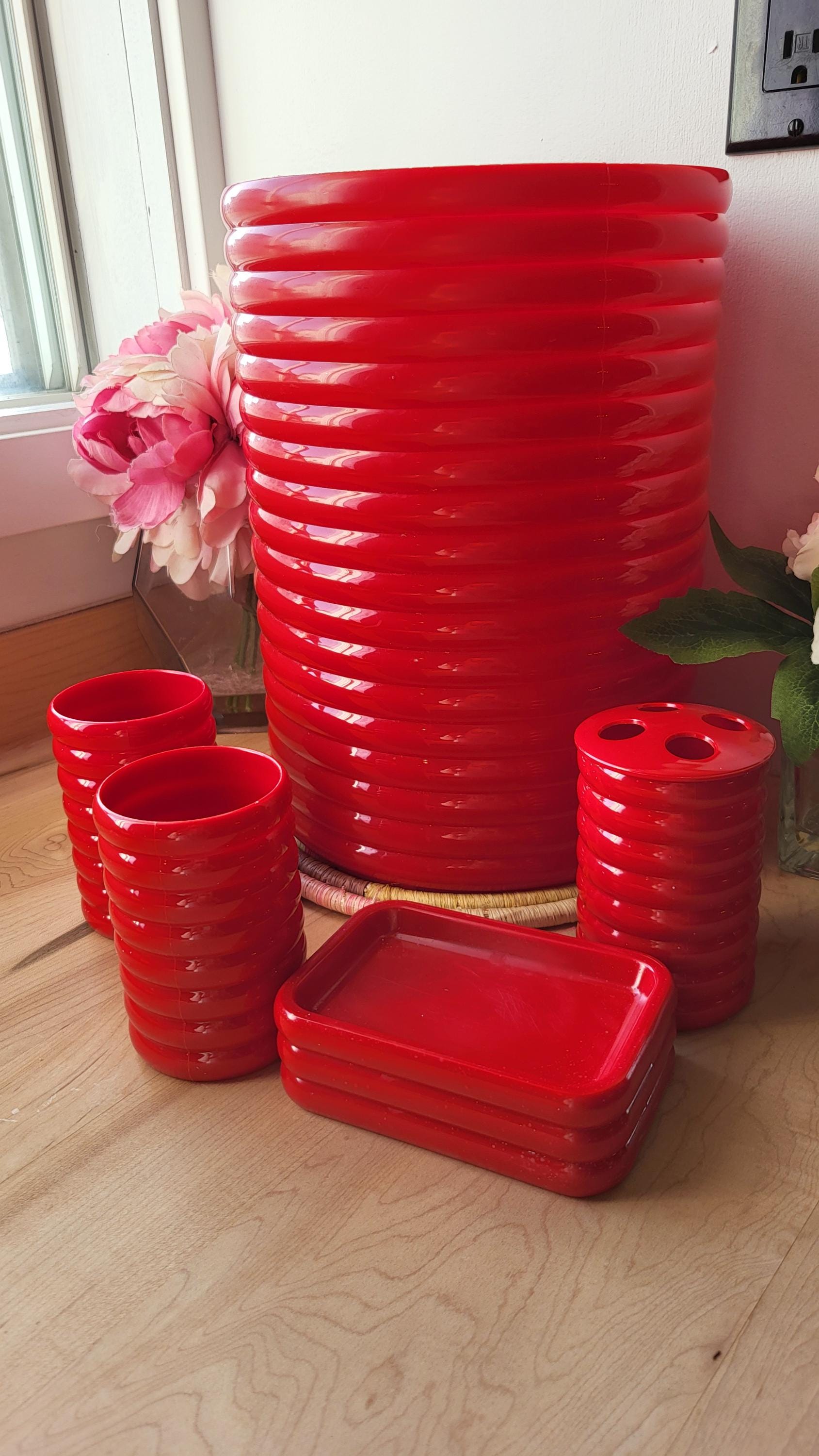 vintage RARE Sally Designs poubelle en plastique nervuré et ensemble de salle de bain porte-brosse à dents 2 verres et 1 porte-savon