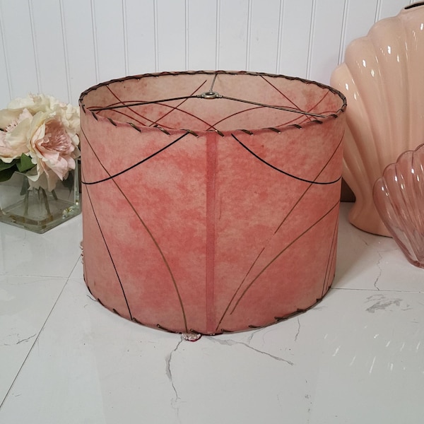 Abat-jour en fibre de verre en forme de marquis OVALE moderne du milieu du siècle moderne, rose 13,5 po. RARE !!