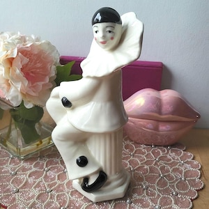 Vintage French Pierrot Clown Figurine with Heart. Ceramic Pierrot Mime Clown Decorative Ceramic Figurine Ornate Clown Figurine Gift Unique