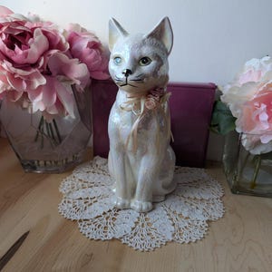 Vintage 80s Cat Statue 16cm High Kitten Oil Spill Iridescent White ...